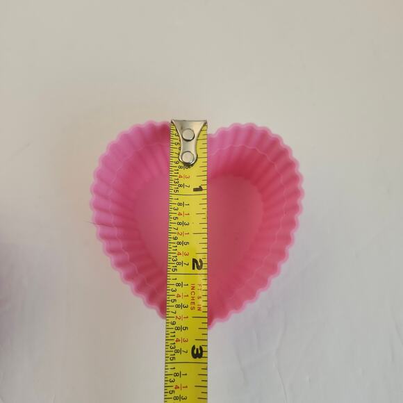 Wilton Silicone Muffin Baking Cup Lot Of 30 Hearts Flowers Squares Multi-Color - Picture 10 of 12